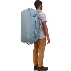 Thule Chasm Duffel 90L pond