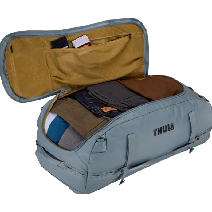 Thule Chasm Duffel 130L pond