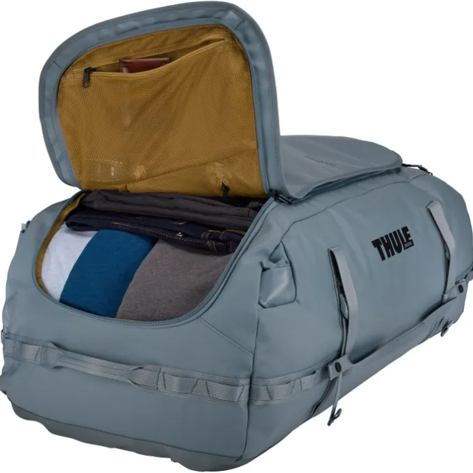 Thule Chasm Duffel 130L pond